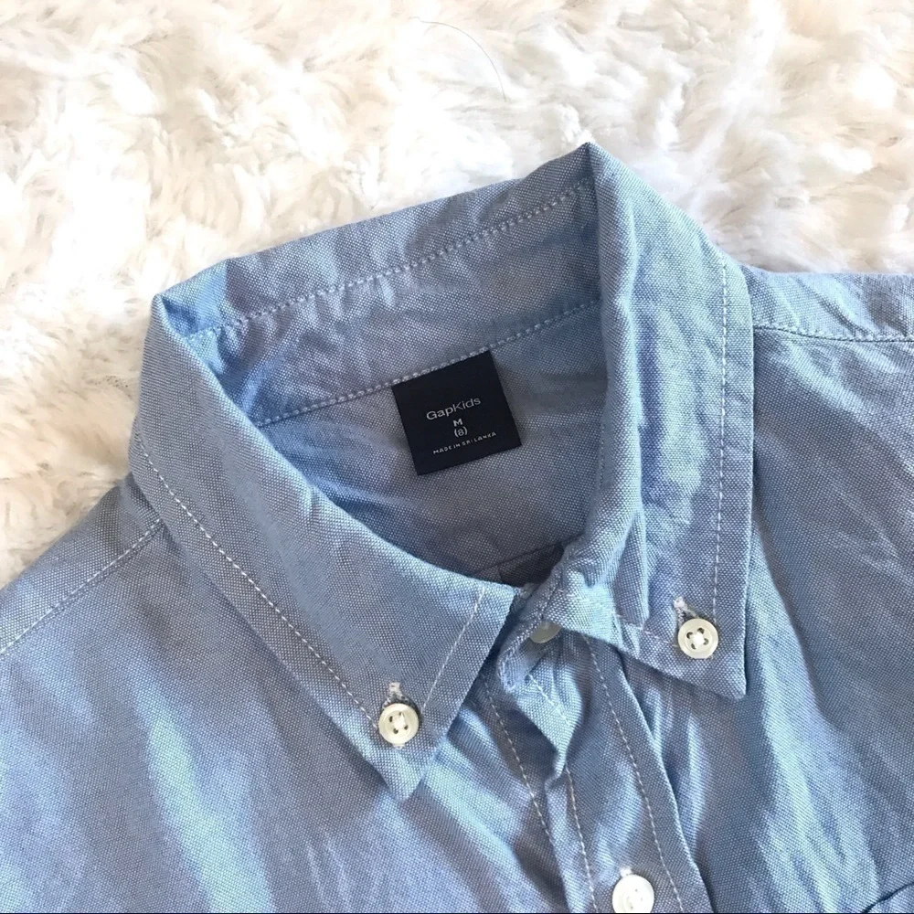 GAP Chambray Light Blue Button Down Dress Shirt